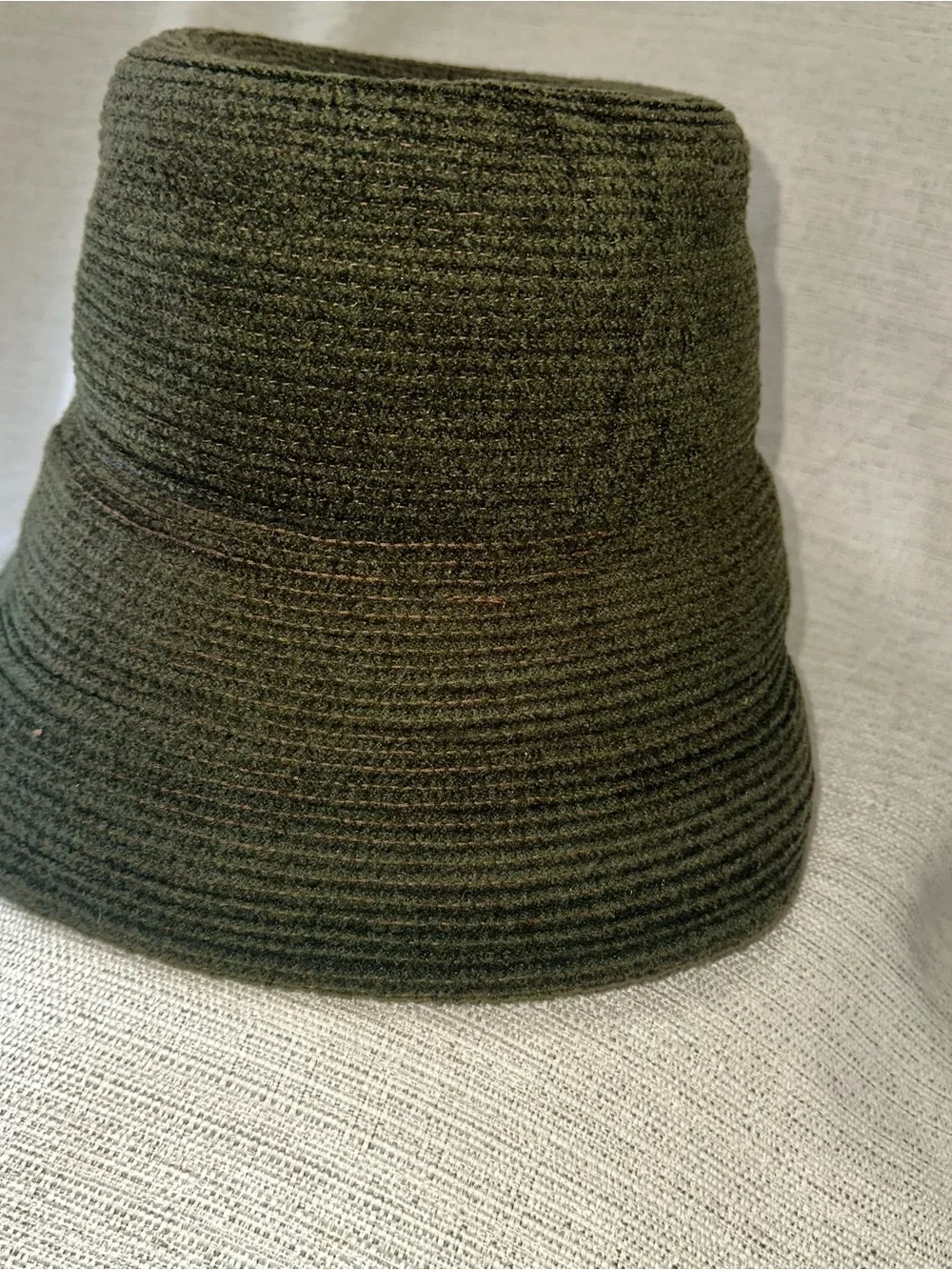Eric Javitz Hat Oak Moss . - Picture 3 of 7